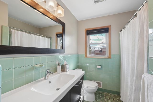 6351 Dogwood Avenue, Chanhassen, MN 55331