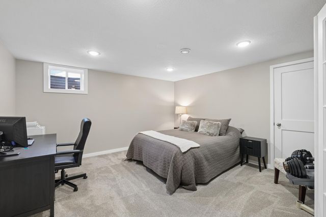 6351 Dogwood Avenue, Chanhassen, MN 55331