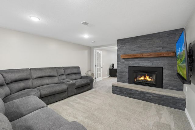 6351 Dogwood Avenue, Chanhassen, MN 55331