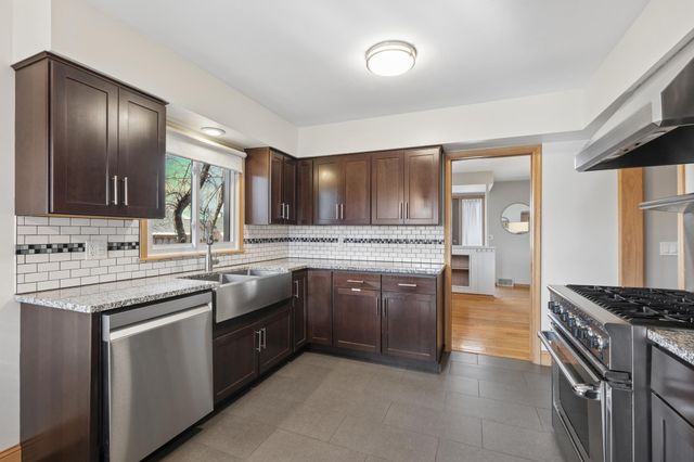 6351 Dogwood Avenue, Chanhassen, MN 55331