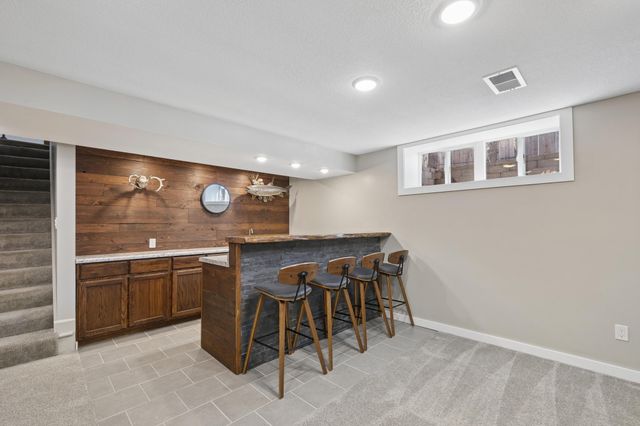 6351 Dogwood Avenue, Chanhassen, MN 55331