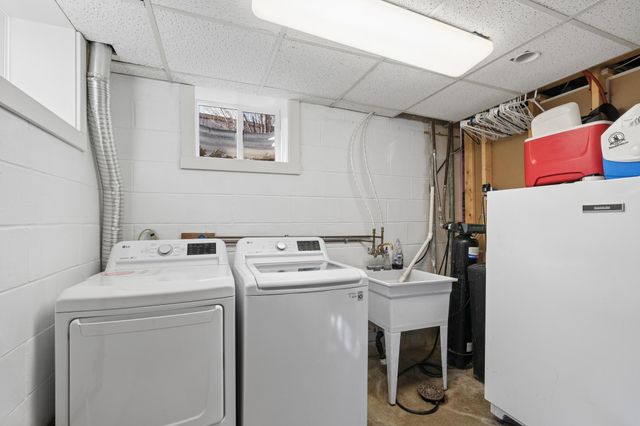 6351 Dogwood Avenue, Chanhassen, MN 55331