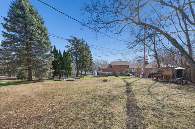 6351 Dogwood Avenue, Chanhassen, MN 55331