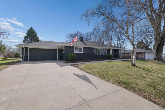 6351 Dogwood Avenue, Chanhassen, MN 55331