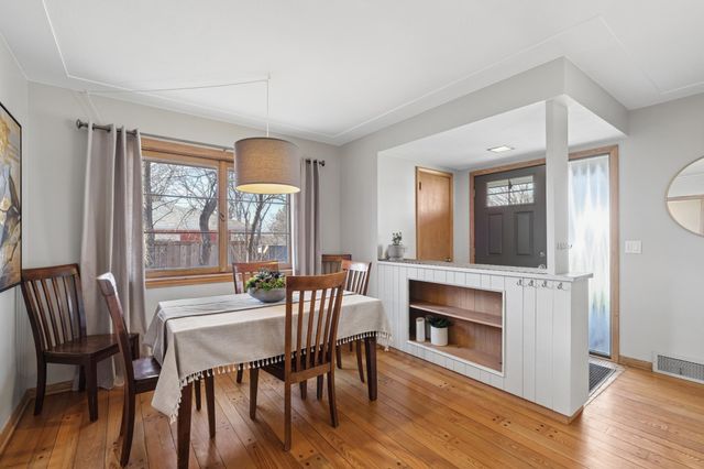 6351 Dogwood Avenue, Chanhassen, MN 55331