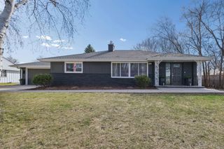 6351 Dogwood Avenue, Chanhassen, MN 55331