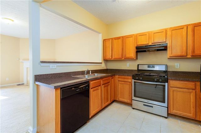1378 Penhurst Drive, Lawrenceville, GA 30043