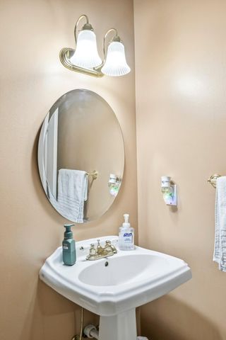 2611 N Rhodes Circle, Ozark, MO 65721