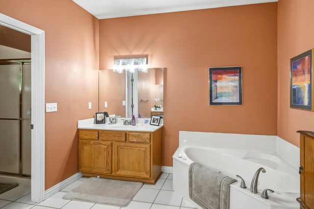 2611 N Rhodes Circle, Ozark, MO 65721