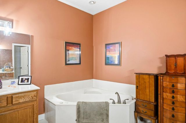 2611 N Rhodes Circle, Ozark, MO 65721