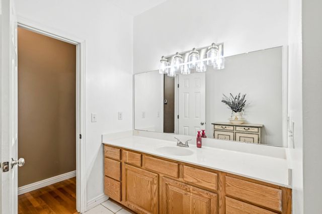 2611 N Rhodes Circle, Ozark, MO 65721