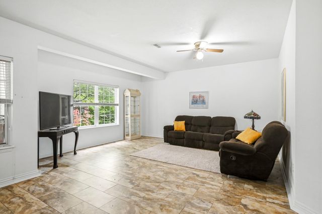 2611 N Rhodes Circle, Ozark, MO 65721