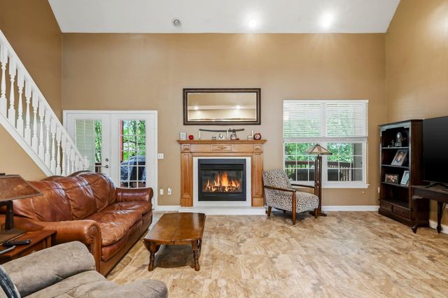 2611 N Rhodes Circle, Ozark, MO 65721