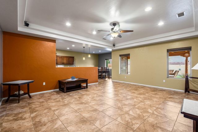 2711 Firewheel Avenue SW, Los Lunas, NM 87031