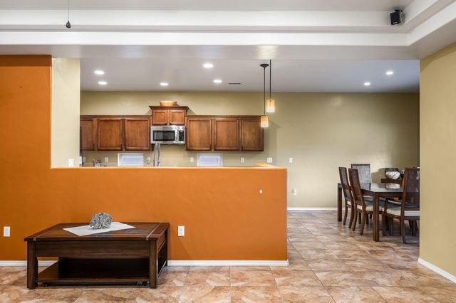2711 Firewheel Avenue SW, Los Lunas, NM 87031