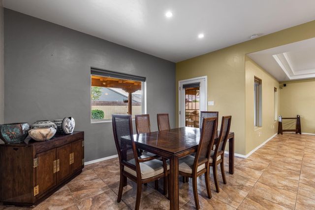 2711 Firewheel Avenue SW, Los Lunas, NM 87031