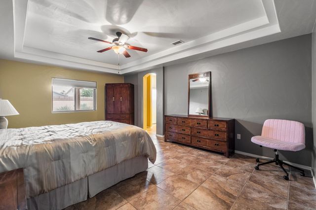 2711 Firewheel Avenue SW, Los Lunas, NM 87031