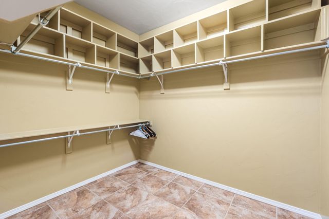 2711 Firewheel Avenue SW, Los Lunas, NM 87031