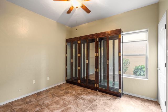 2711 Firewheel Avenue SW, Los Lunas, NM 87031