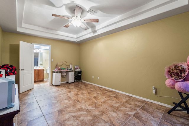 2711 Firewheel Avenue SW, Los Lunas, NM 87031