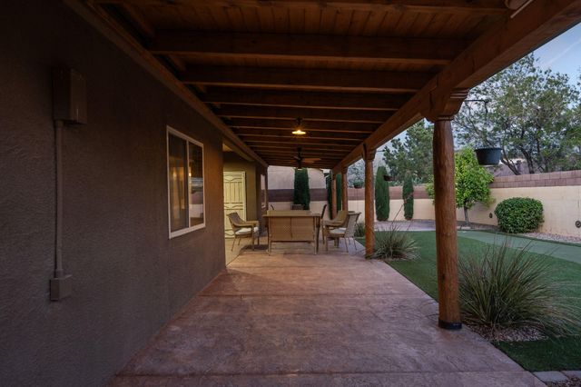 2711 Firewheel Avenue SW, Los Lunas, NM 87031