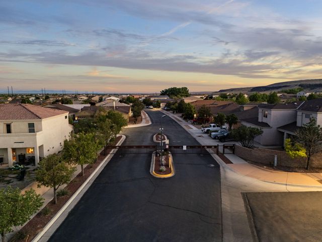 2711 Firewheel Avenue SW, Los Lunas, NM 87031