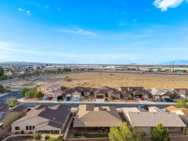 2711 Firewheel Avenue SW, Los Lunas, NM 87031
