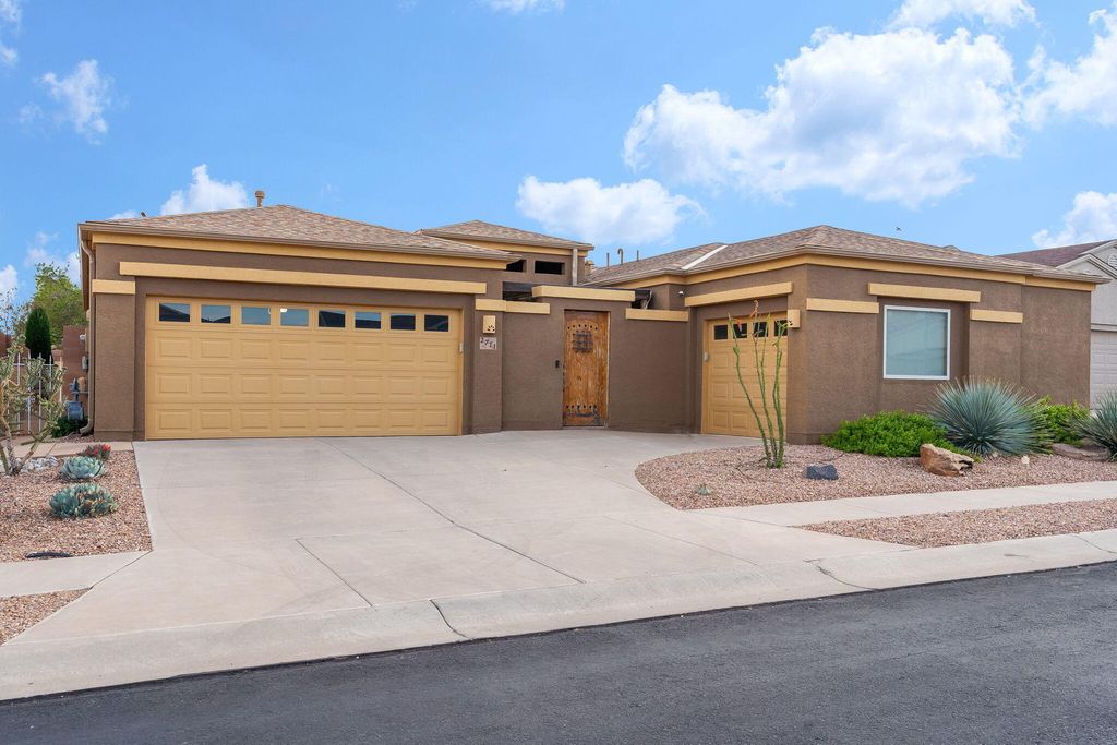 2711 Firewheel Avenue SW, Los Lunas, NM 87031