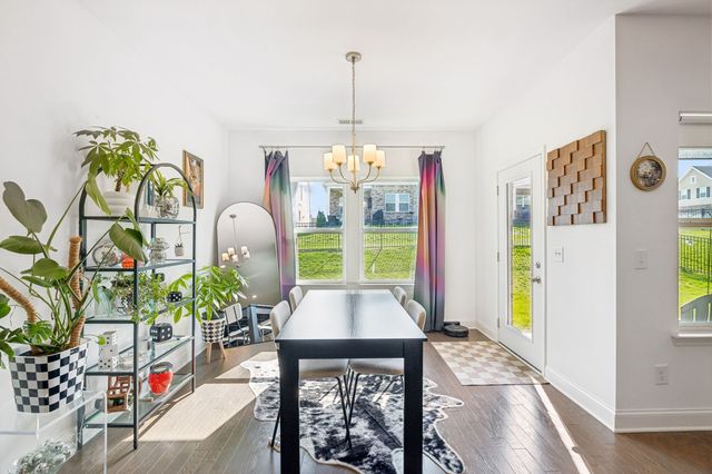 375 Triple Crown Cir, Gallatin, TN 37066