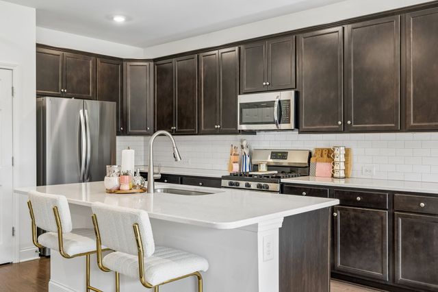 375 Triple Crown Cir, Gallatin, TN 37066