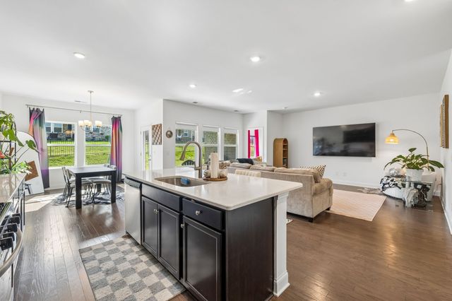 375 Triple Crown Cir, Gallatin, TN 37066