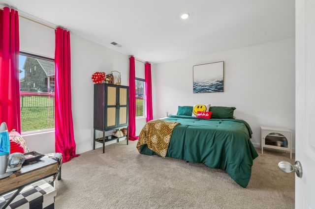 375 Triple Crown Cir, Gallatin, TN 37066