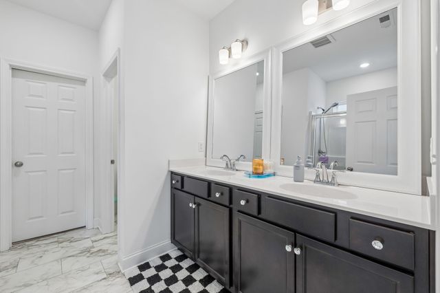 375 Triple Crown Cir, Gallatin, TN 37066