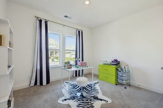 375 Triple Crown Cir, Gallatin, TN 37066