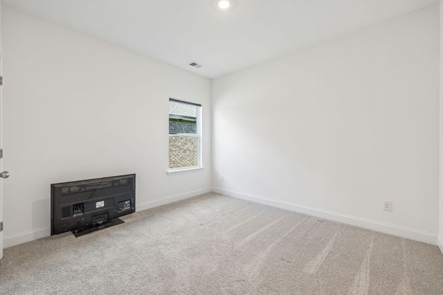 375 Triple Crown Cir, Gallatin, TN 37066