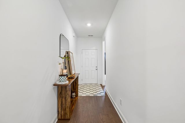 375 Triple Crown Cir, Gallatin, TN 37066