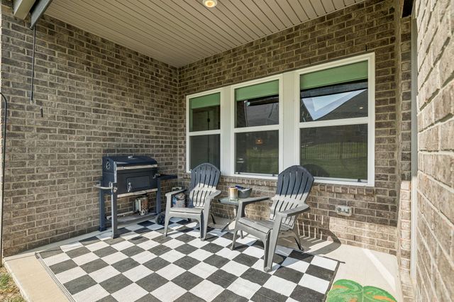 375 Triple Crown Cir, Gallatin, TN 37066