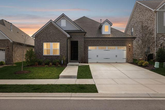 375 Triple Crown Cir, Gallatin, TN 37066