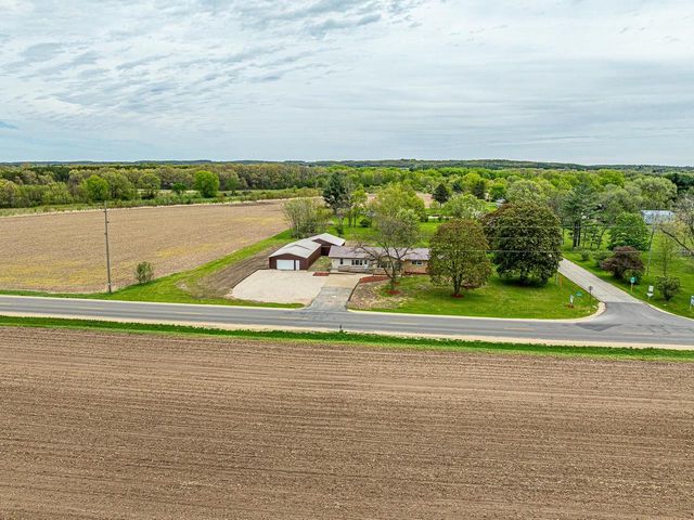 5537 County Road T, Brodhead, WI 53520
