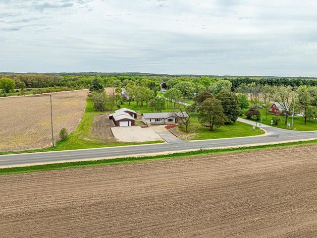 5537 County Road T, Brodhead, WI 53520