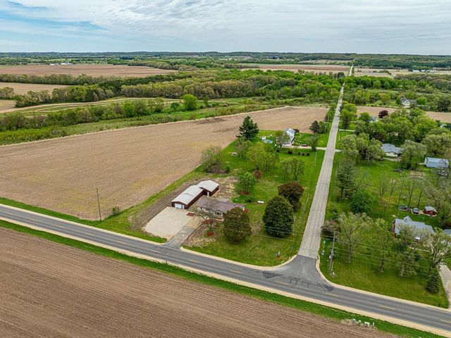 5537 County Road T, Brodhead, WI 53520