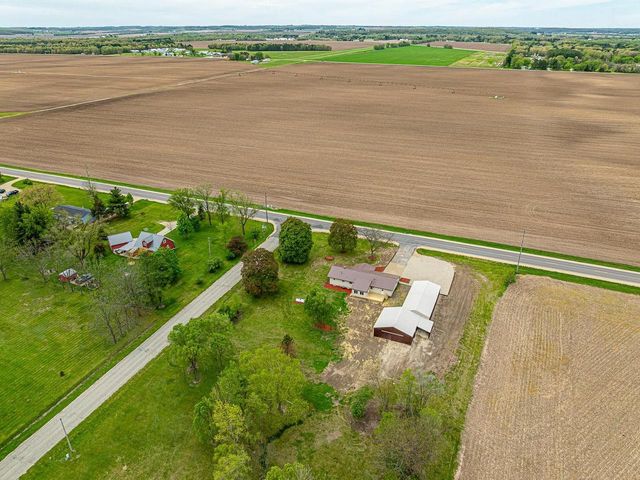 5537 County Road T, Brodhead, WI 53520