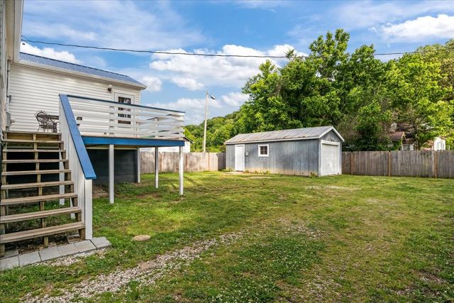 4540 W Main St, Erin, TN 37061