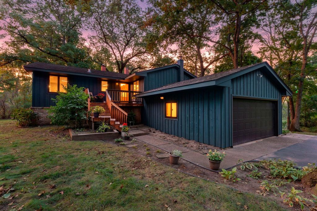 8936 191st Avenue NE, Columbus, MN 55025 — exterior