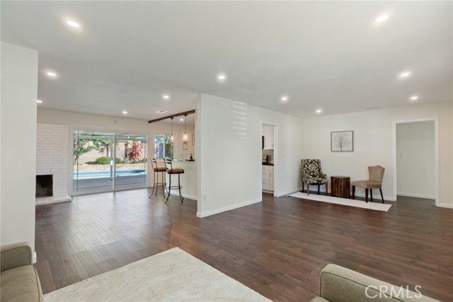 20101 Superior Street, Chatsworth (los Angeles), CA 91311