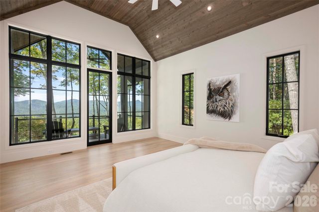 519 Eagle Drive, Sapphire, NC 28774