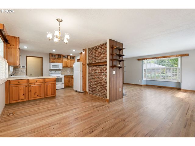 4954 Se WILLOW St, Milwaukie, OR 97222
