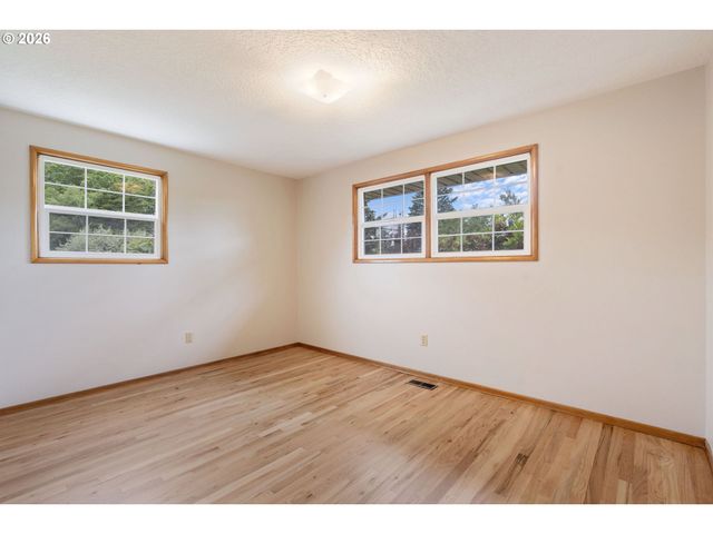 4954 Se WILLOW St, Milwaukie, OR 97222