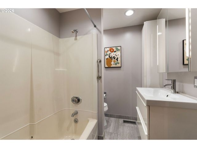 4954 Se WILLOW St, Milwaukie, OR 97222