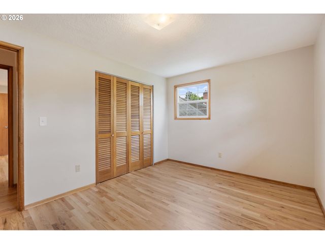 4954 Se WILLOW St, Milwaukie, OR 97222